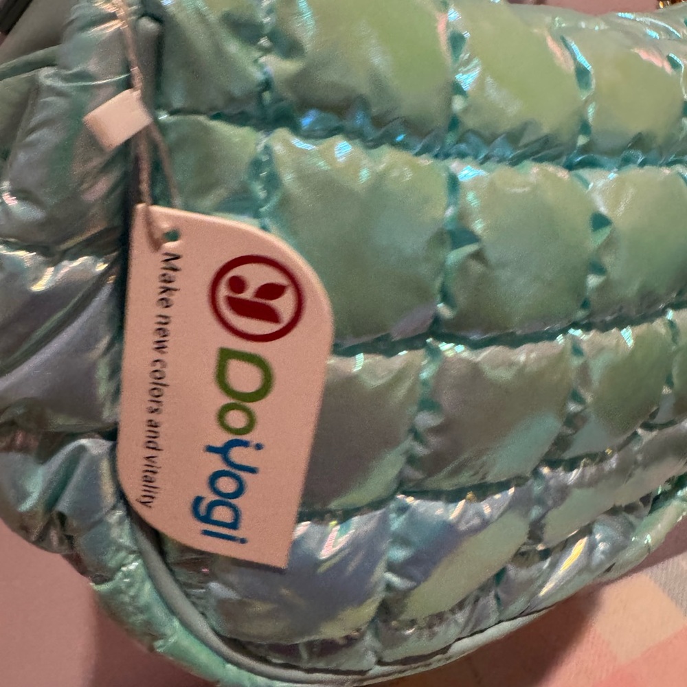New Dojoyogi Iridescent Puffer Bag
